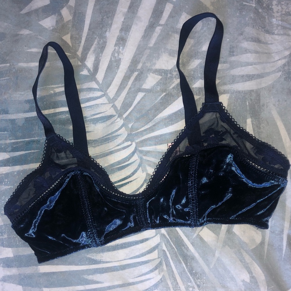 Victorias Secret valuer and lace Bralette